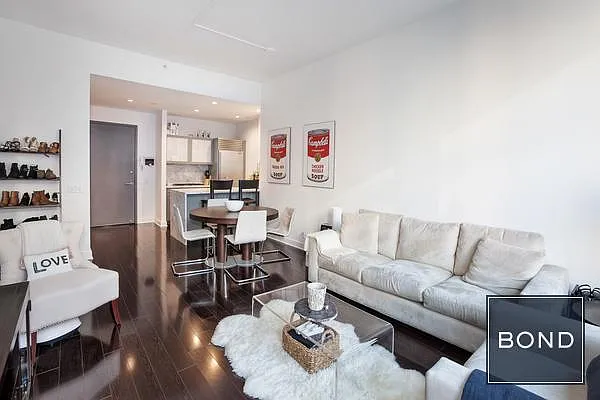 Sold by Bond New York | media 10