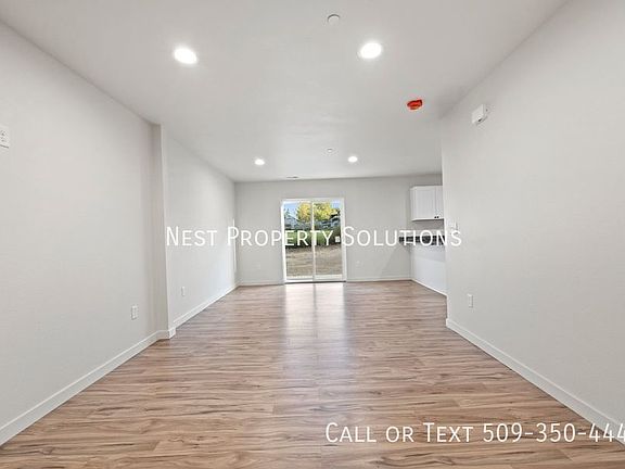 2nd image of 215 S 1st St #4