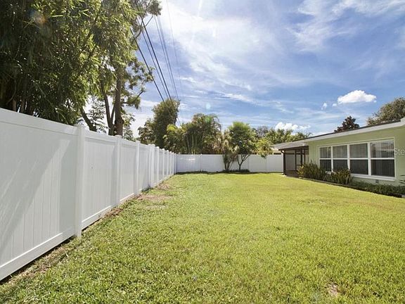 5th image of 13899 Martinique Dr