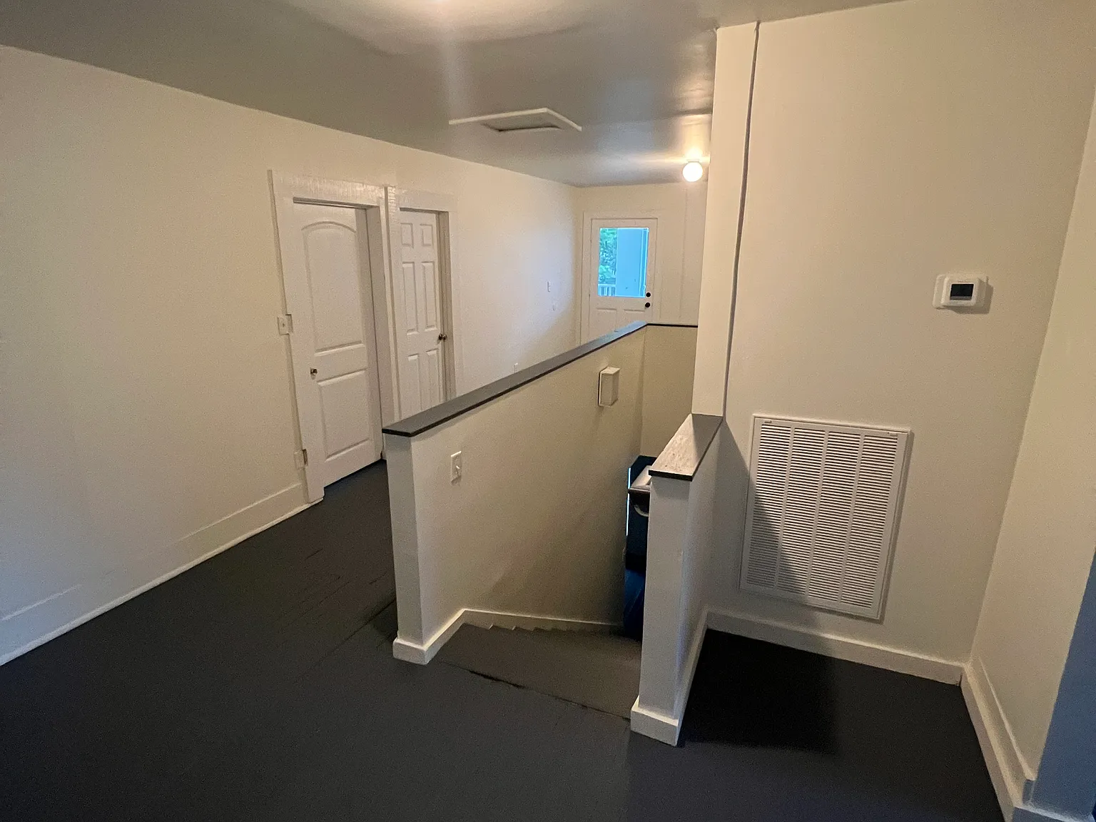8 bed, 3496 sqft, $4,800 — Photo 2