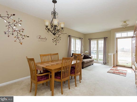 3rd image of 153 S Savanna Dr