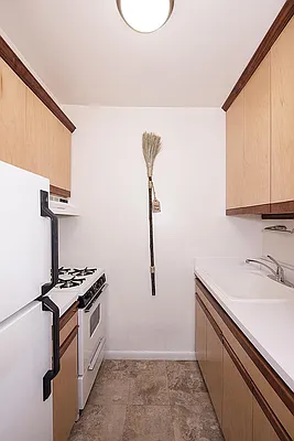 Sold by Maxwell Jacobs | media 10
