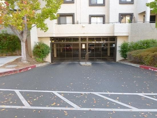 2nd image of 880 E Fremont Ave #6