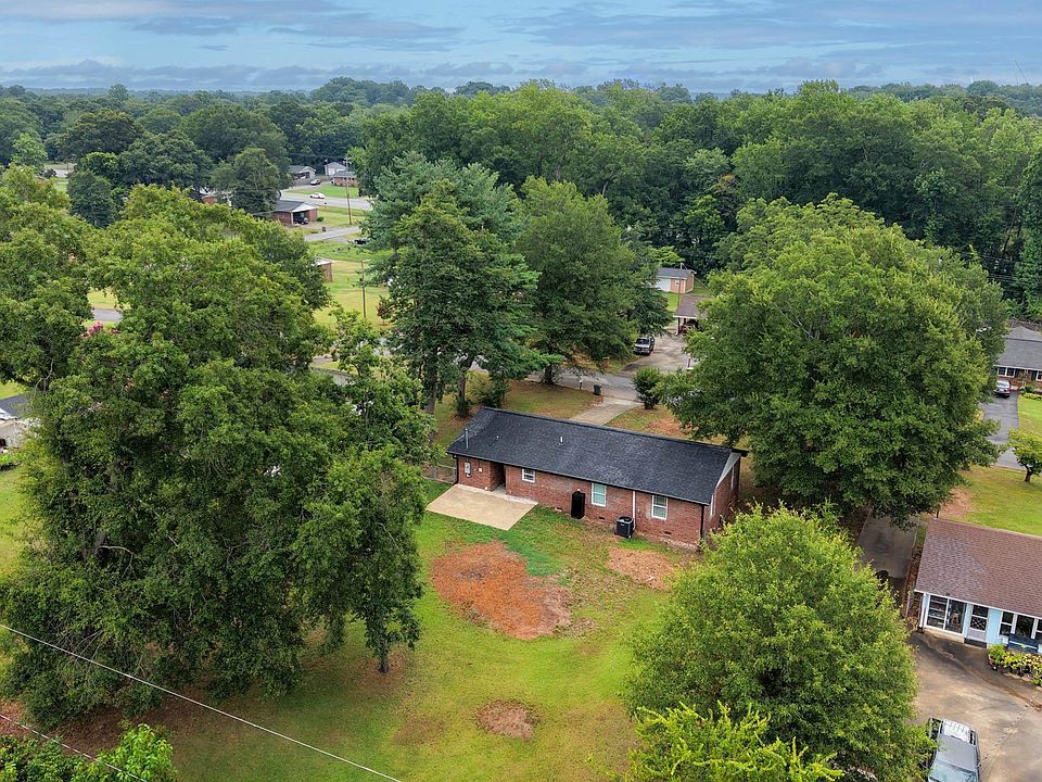 1st image of 230 Foxhall Rd