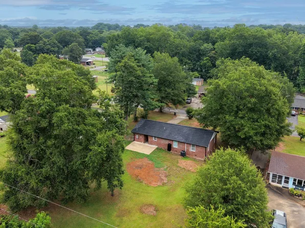 230 Foxhall Rd, Spartanburg, SC 29306