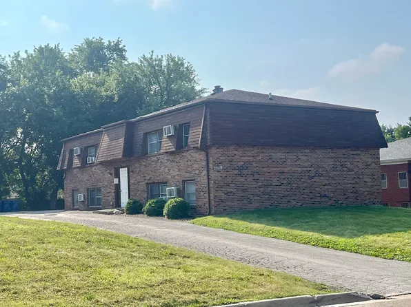 110 College Park Ct, Normal, IL 61761