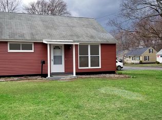 89 Coolidge Rd, North Syracuse, NY 13212