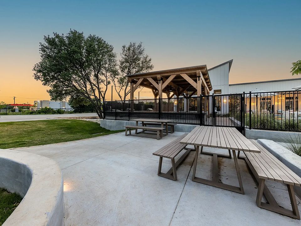 Spectra Parks apartments community photo