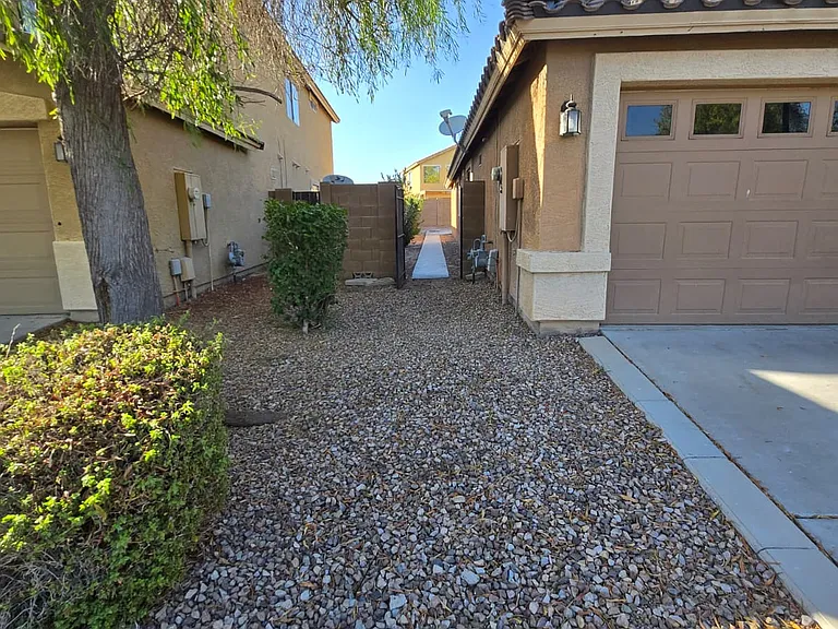 16868 W Roosevelt St — Photo 7