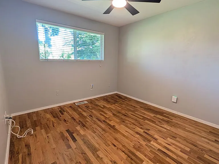 3806 Pineneedle Dr NE — Photo 16