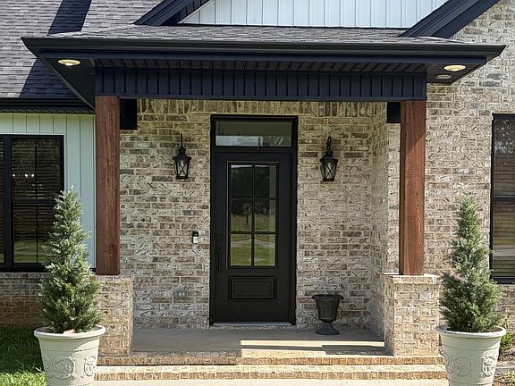 2nd image of 1005 Saddle Brook Cv