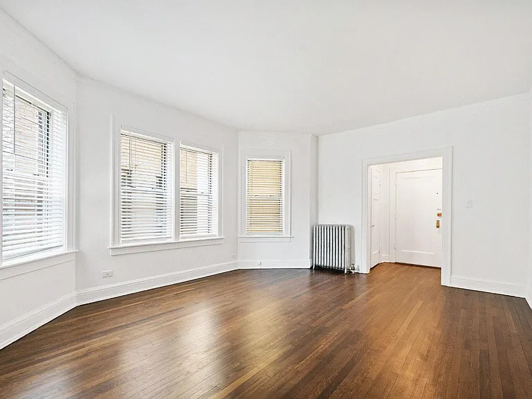 3030 N. Sheridan Road — Photo 23