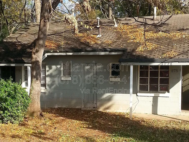 1178 Garibaldi St SW — Photo 1