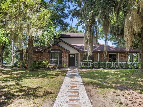 21802 Lake View Rd, Damon, TX 77430