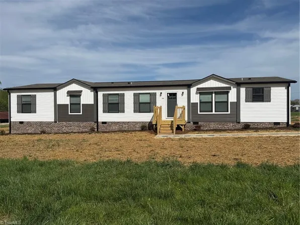 1302 Austin Little Mountain Rd, Ronda, NC 28670