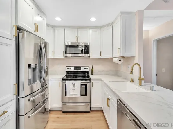 510 Camino De La Reina Unit 304, San Diego, CA 92108