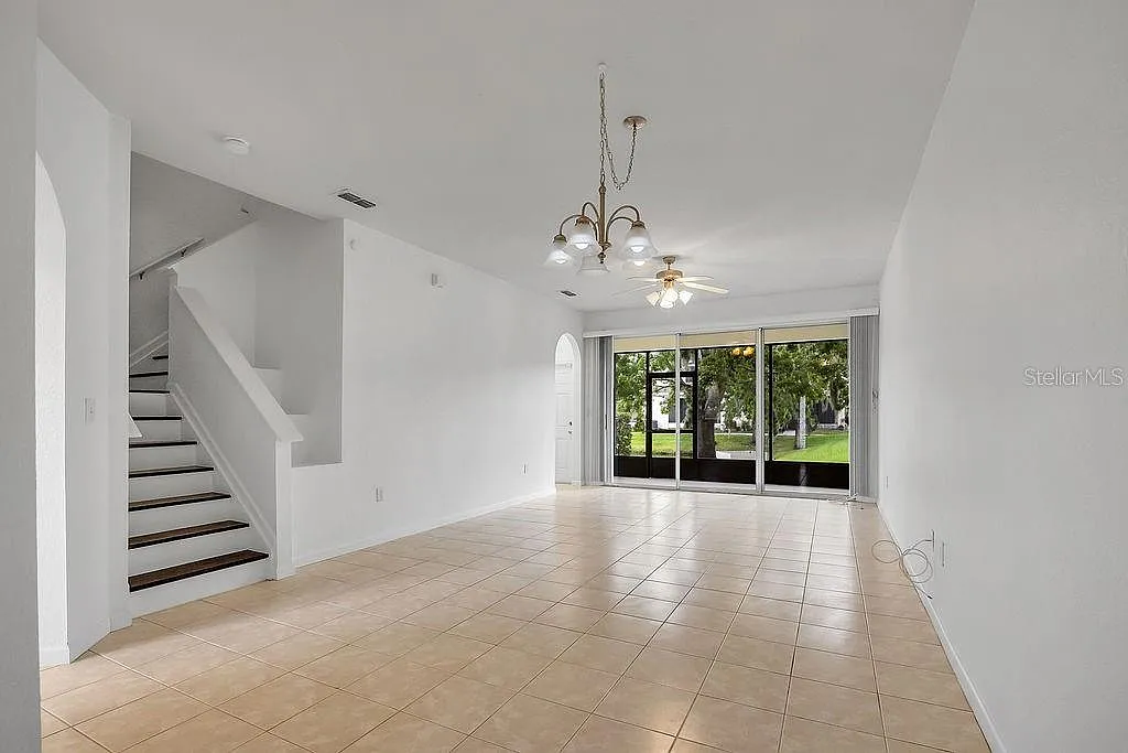 3 bed, 3.0 bath, 1504 sqft, $1,900 — Photo 4