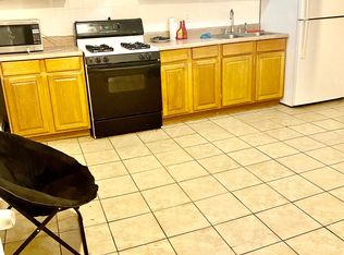 198 Sisson St FLOOR 3, Pawtucket, RI 02860