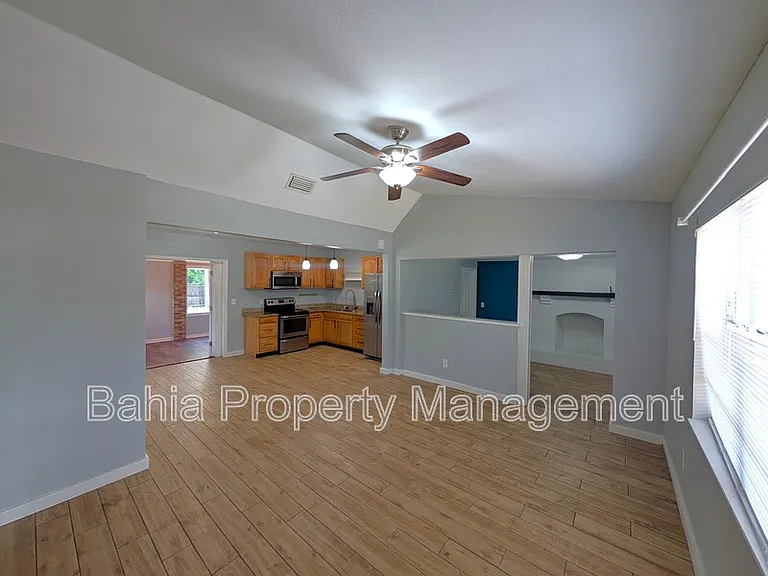 1510 E Shadowlawn Ave — Photo 6