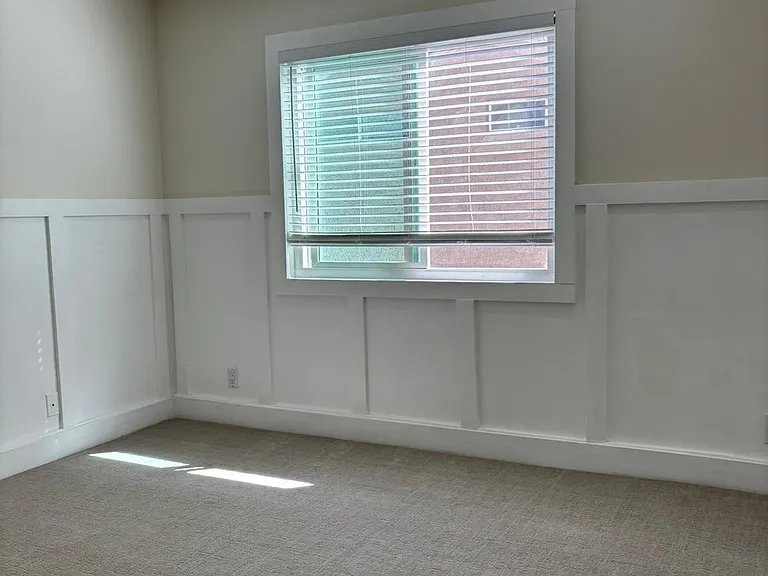 14689 Moon Crest Ln #C — Photo 22