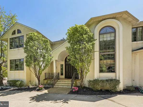 28 Hidden Acres Dr, Voorhees, NJ 08043