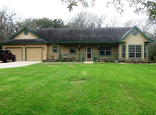 1138 Bronco Trl, Angleton, TX 77515