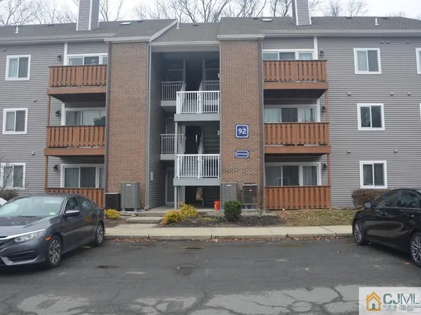 9209 Tamarron Dr, Plainsboro, NJ 08536