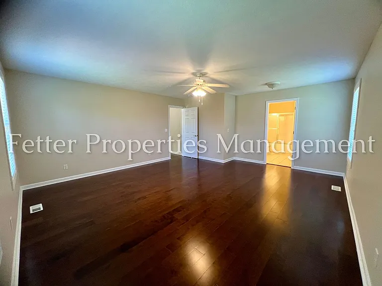 4595 Miranda Dr — Photo 11