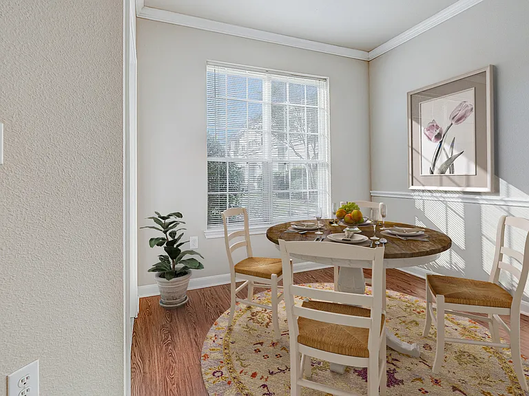 Chateau Des Lions Apartment Homes — Photo 7