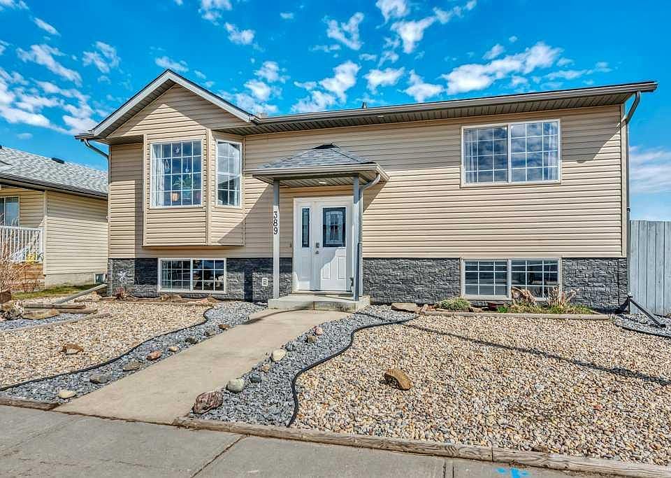 1st image of 389 S Strathford Cres
