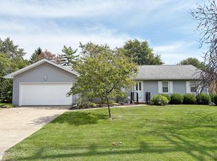 514 N Wintergarden Rd, Bowling Green, OH 43402