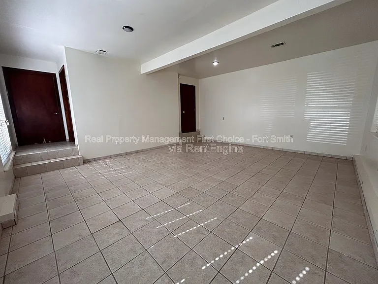 1306 S 41st St — Photo 16