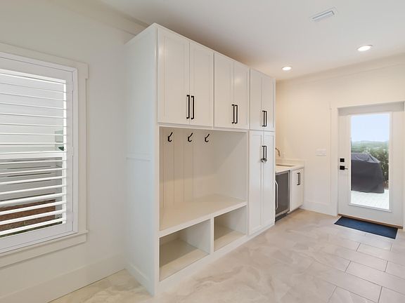 5th image of 26 Blue Coast Ct