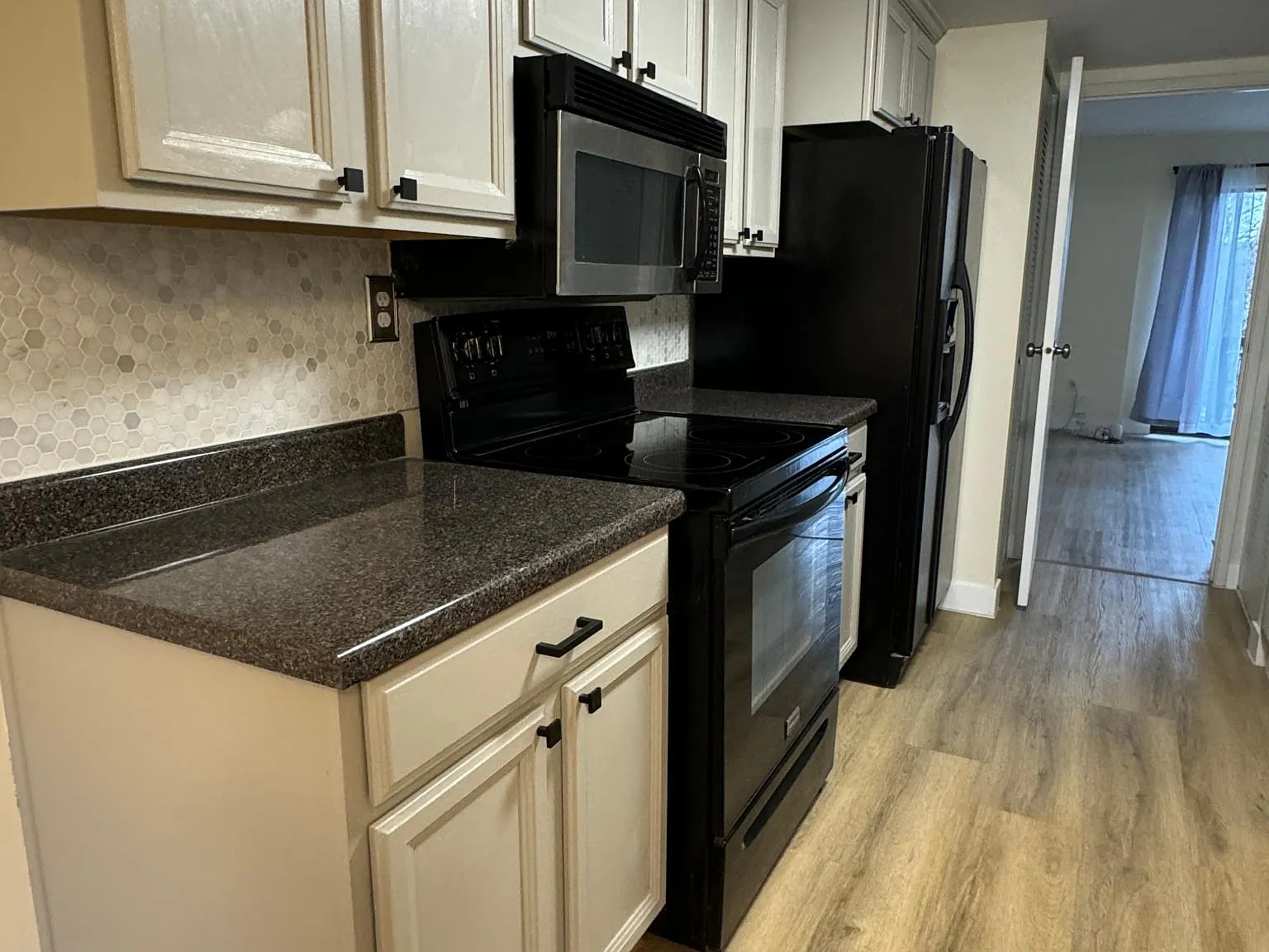 4628 S Woodduck Ln — Photo 3