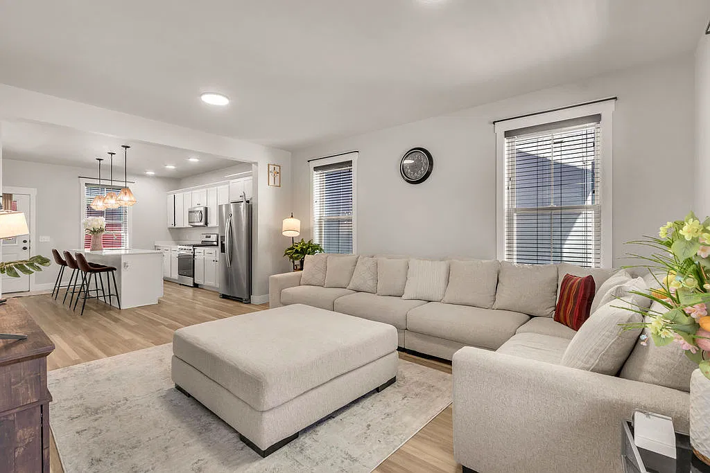 3 bed, 2.5 bath, 1632 sqft, $2,500 — Photo 2