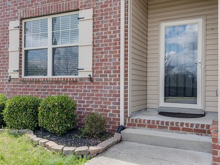 1021 Lindyn Lee Way — Photo 32