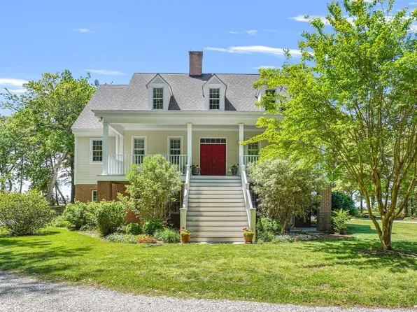 10888 Church Neck Rd, Machipongo, VA 23405