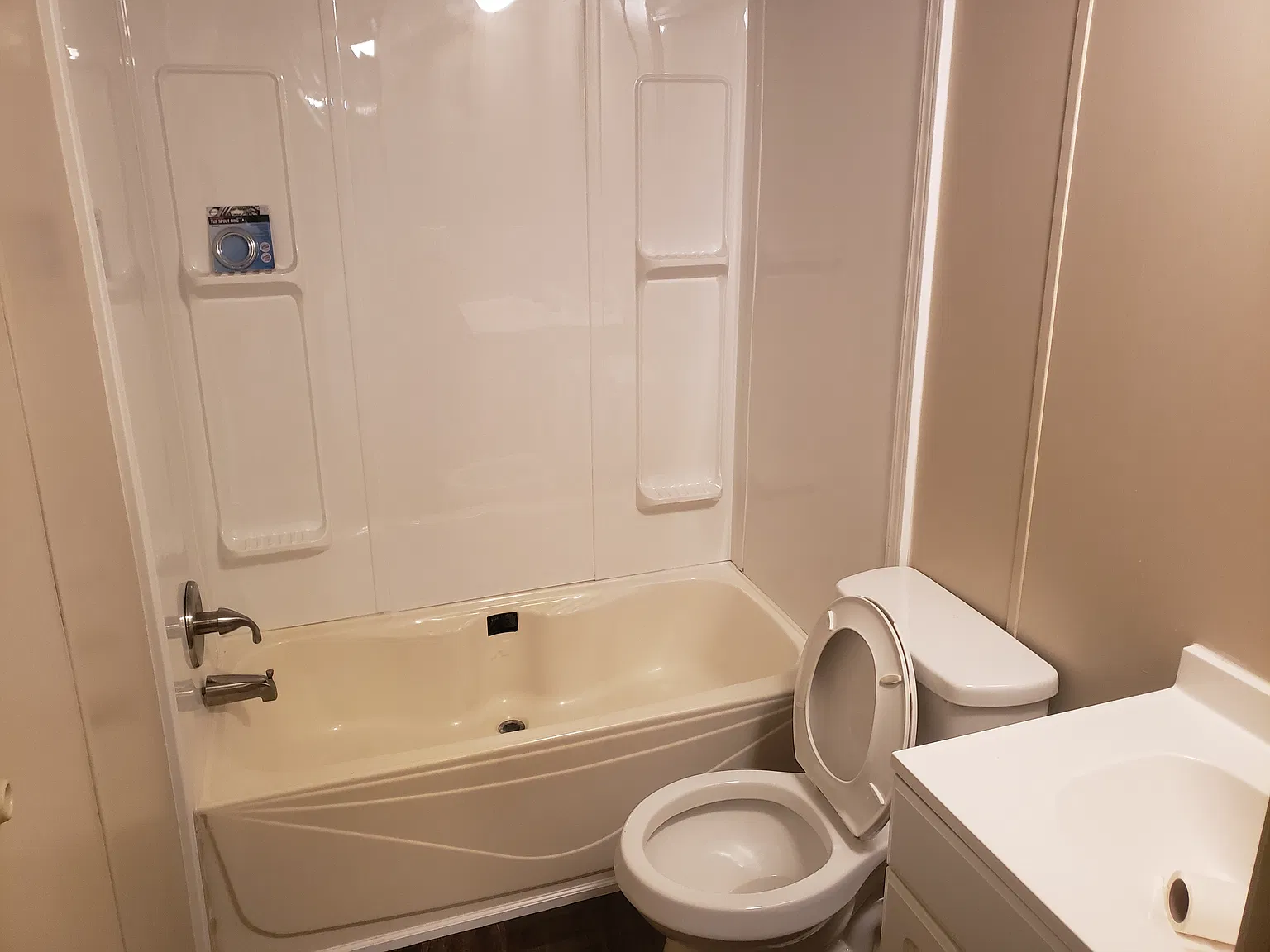 3 bed, 1216 sqft, $1,100 — Photo 3