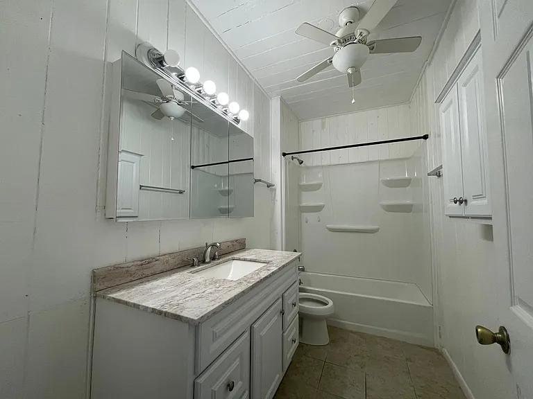 216 Seagate Ave #B — Photo 15