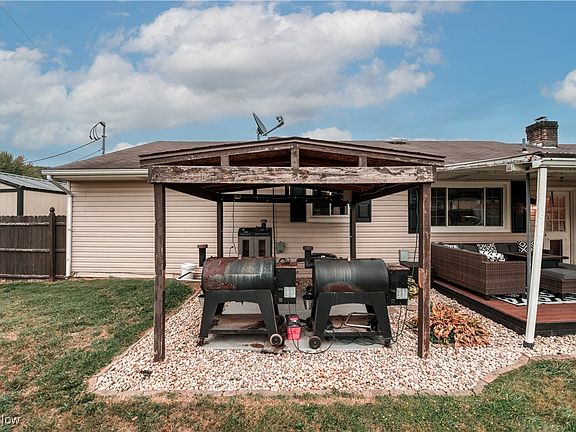 5th image of 1240 Willow Ln