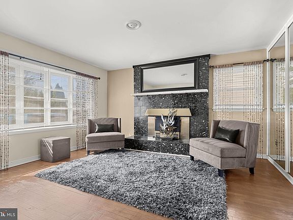 5th image of 517 Winters Ln