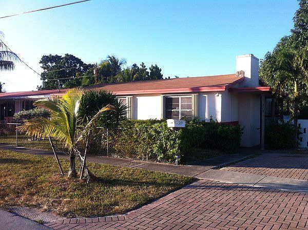 1st image of 319 NE 172nd St