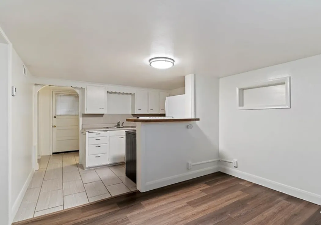 2 bed, 700 sqft, $1,100 — Photo 4
