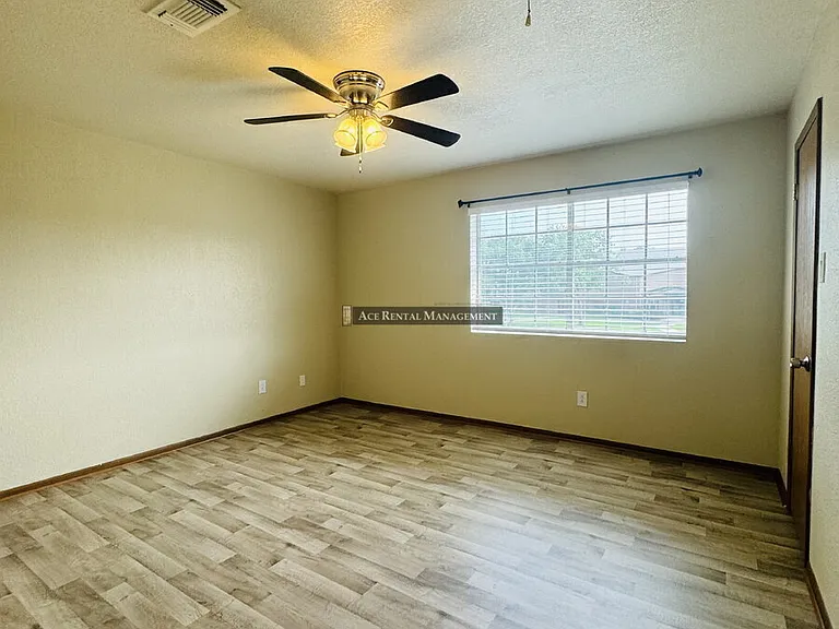 3527 Helena Ave #9 — Photo 14