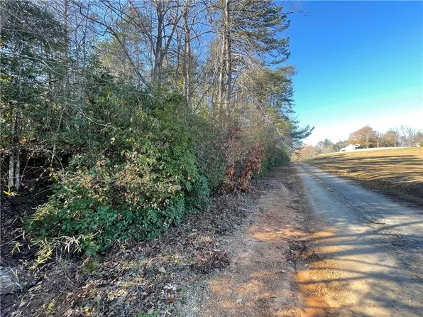6153 Highlands Hwy, Mountain Rest, SC 29664