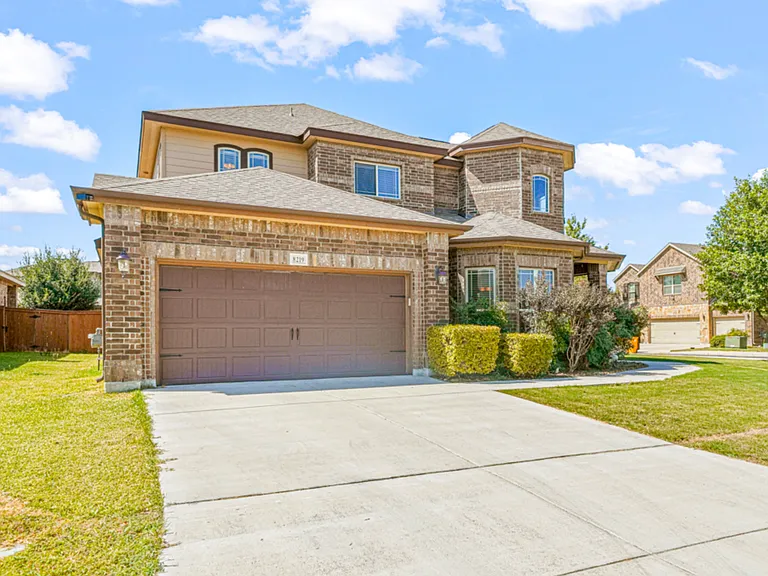 8219 High Noon Way — Photo 3