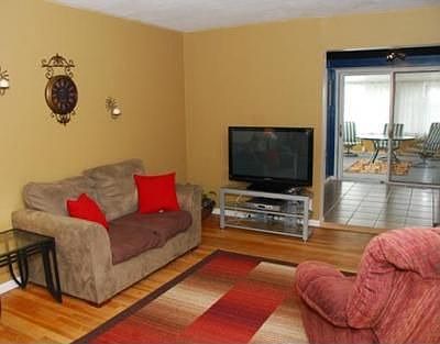 3rd image of 725 S Clearview Pl