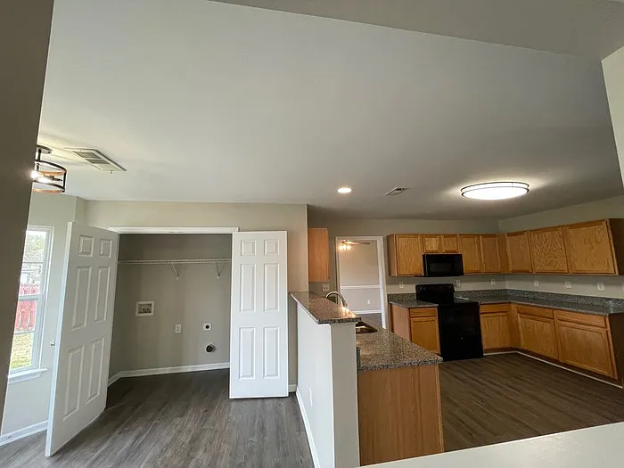 3635 Pauline Ln — Photo 8