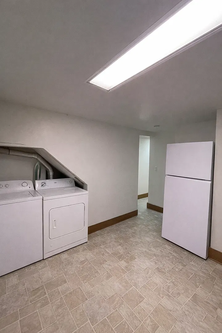 203 E. Davis Ave. — Photo 3