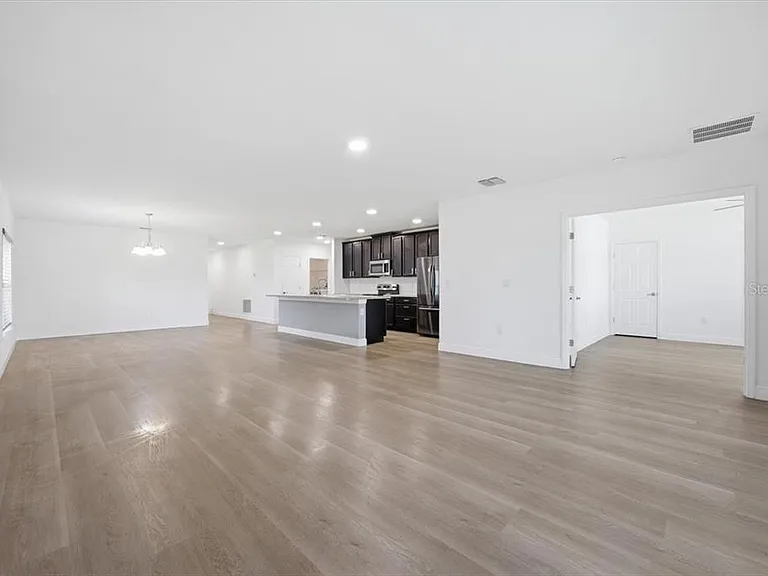 446 Hamlet Loop — Photo 8